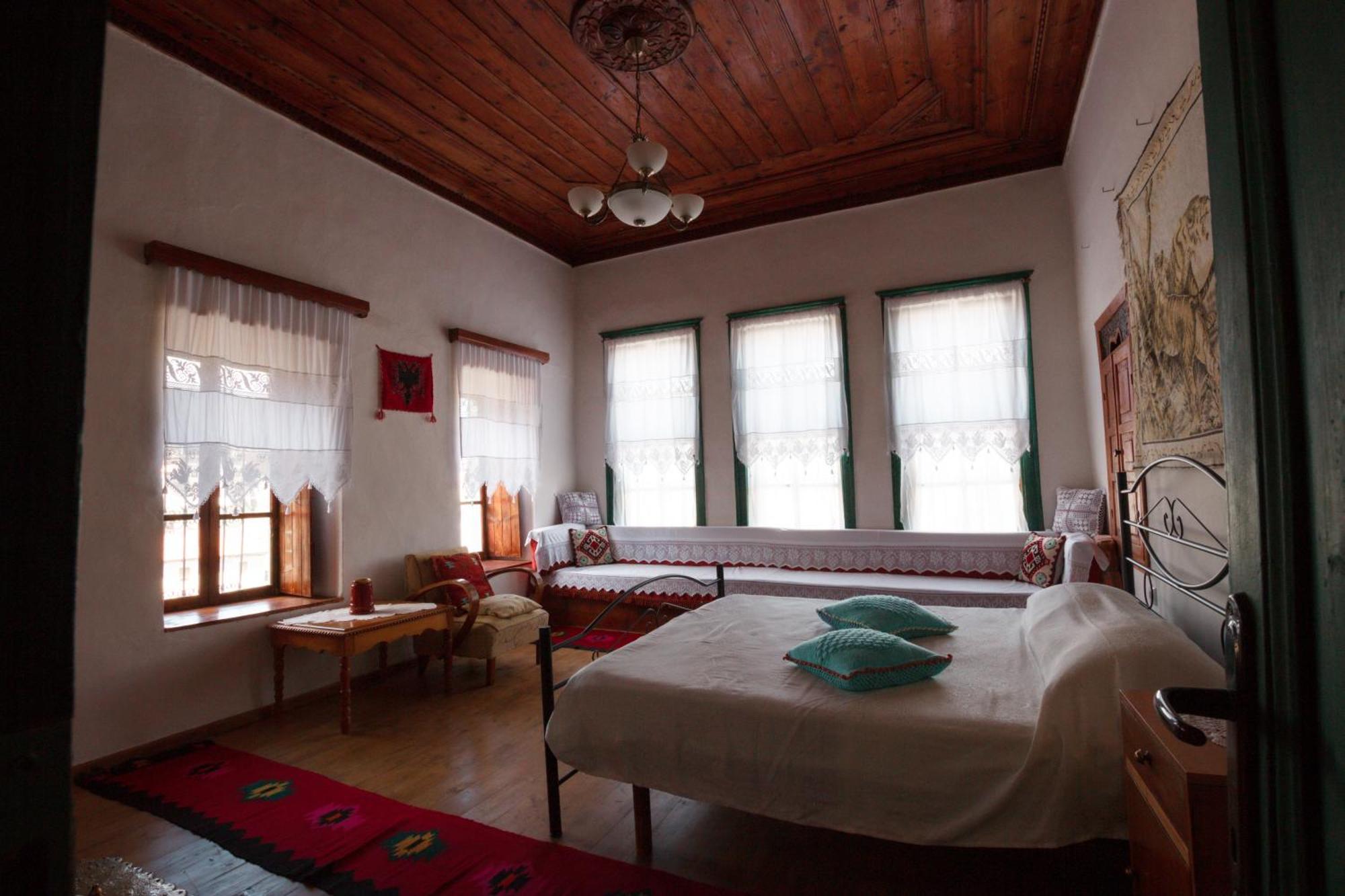 Guesthouse 1805 Gjirokaster Exterior photo