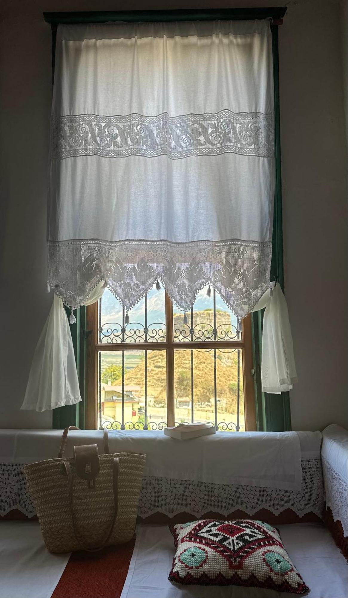 Guesthouse 1805 Gjirokaster Exterior photo